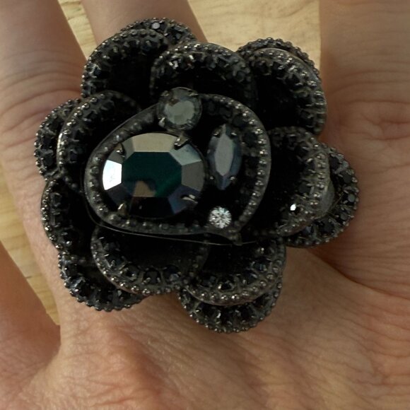 Sorrelli Full Bloom Crystal Flower Ring With Black & Swarovski Crystals Size 6 - Picture 4 of 16